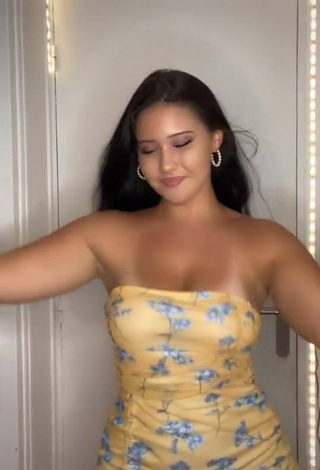 Sweetie Anissa Shows Cleavage in Floral Dress