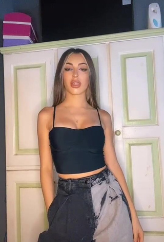 1. Amazing Ariadna Leyes Shows Cleavage in Hot Black Crop Top and Bouncing Boobs