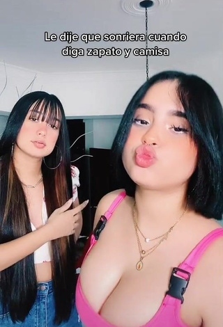 1. Cute Arianny Henriquez Shows Cleavage in Pink Crop Top