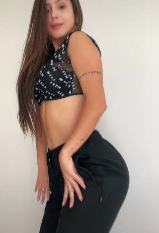 Erotic Bianca Jesuino in Crop Top