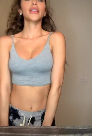 1. Cute Chantel Jeffries Shows Cleavage in Grey Crop Top