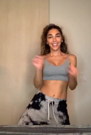 3. Cute Chantel Jeffries Shows Cleavage in Grey Crop Top