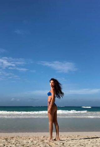 1. Erotic Chantel Jeffries Shows Butt at the Beach