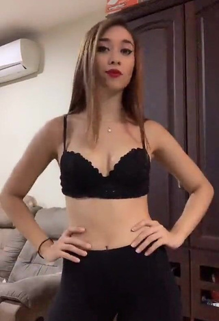 3. Erotic Daniela Servellón Shows Cleavage in Black Bra