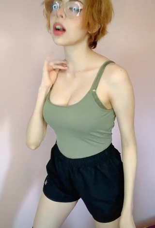 3. Sexy Didi Shows Cleavage in Olive Top