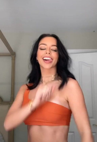 3. Captivating Eliza Minor Shows Cleavage in Orange Crop Top and Bouncing Boobs