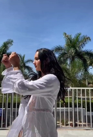 Fine Gabi Butler Shows Cleavage in Sweet White Bikini