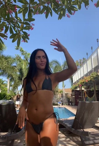 Pretty Gabi Butler Shows Cleavage in Bikini