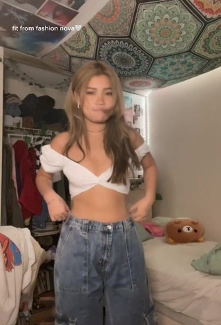 1. Irresistible Hannah Kim Shows Cleavage in White Crop Top