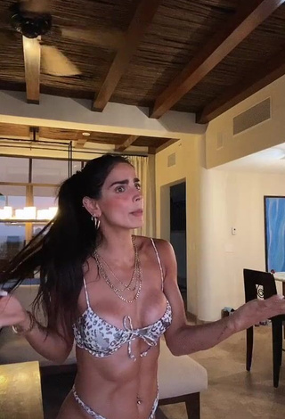 1. Erotic Bárbara de Regil in Leopard Bikini