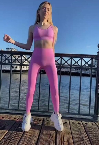 Erotic Bianki Place in Pink Leggings at the Seafront