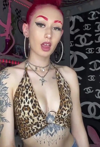 1. Sexy Candela Sartorius Shows Cleavage in Leopard Crop Top