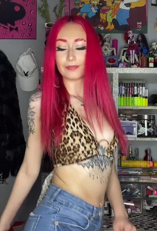 Sweet Candela Sartorius Shows Cleavage in Cute Leopard Crop Top