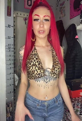 1. Amazing Candela Sartorius in Hot Leopard Crop Top