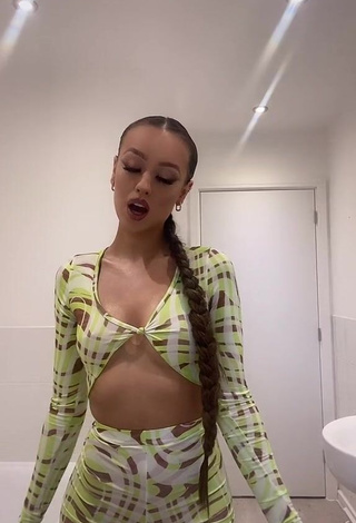 1. Sexy Chloe Rose in Crop Top