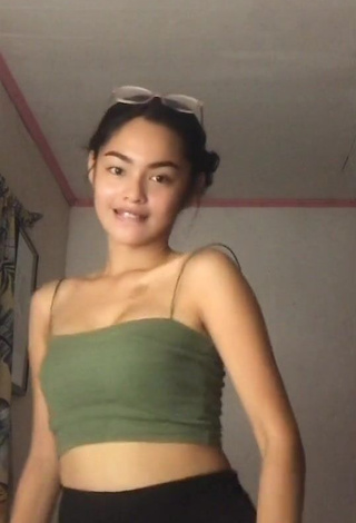 3. Hot Isabel Luche Shows Cleavage in Olive Crop Top