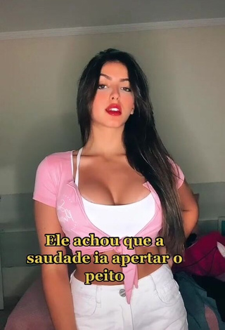 1. Hot Isa Pinheiro Shows Cleavage in Crop Top