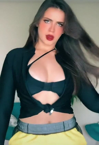 Sexy Isa Pinheiro Shows Cleavage in Black Crop Top and Bouncing Boobs