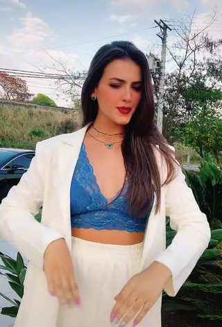 3. Erotic Isa Pinheiro Shows Cleavage in Blue Bra in a Street