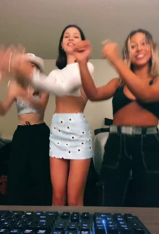 Sweetie Kenna Mo Shows Cleavage in Crop Top
