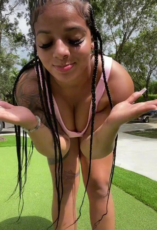 3. Erotic Mikayla Saravia Shows Cleavage in Pink Sport Bra