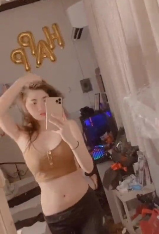 1. Irresistible Miya Maeda Shows Cleavage in Crop Top