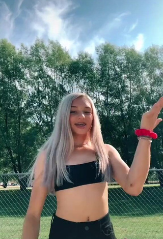 3. Captivating Lexi Schwab Shows Cleavage in Black Crop Top