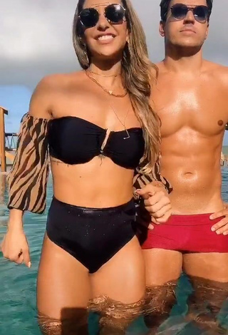 1. Erotic Lica Lopes Ramalho Shows Cleavage in Black Bikini