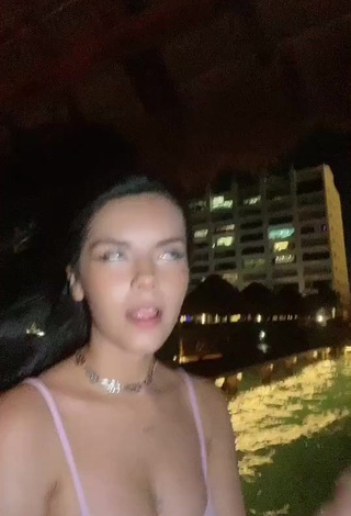 Amazing Lili Sixx Shows Cleavage in Hot Crop Top