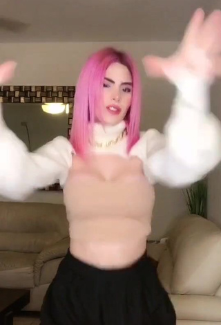 3. Mafer Payan in Appealing Crop Top
