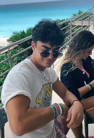 Pretty Manu Barrios Shows Cleavage in Bikini Top (Underboob, Side Boob)