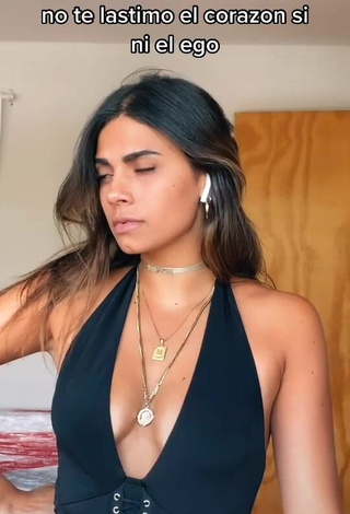 1. Irresistible Manu Barrios Shows Cleavage in Black Top