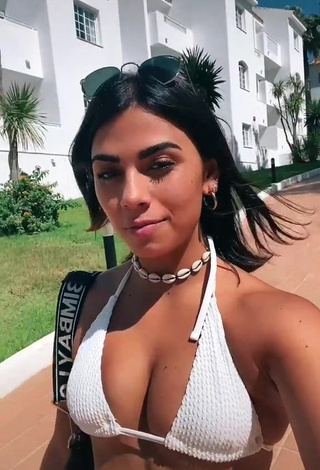 1. Sweetie Manu Barrios Shows Cleavage