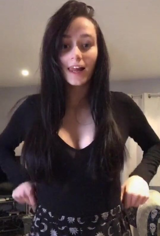 1. Captivating Georgie Rubery Shows Cleavage in Black Top