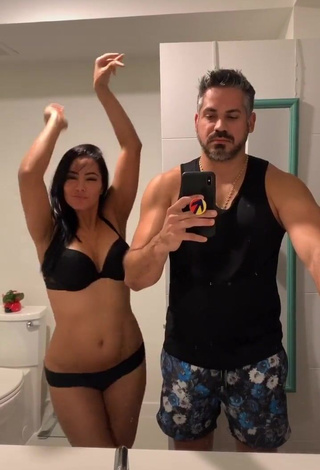 Irresistible Norkys Batista Shows Cleavage in Black Bikini