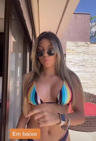Captivating Raffaela Souza Shows Cleavage in Bikini
