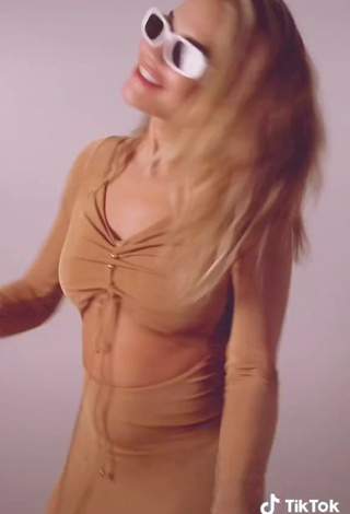 Erotic Rita Ora Shows Nipples (Underboob)
