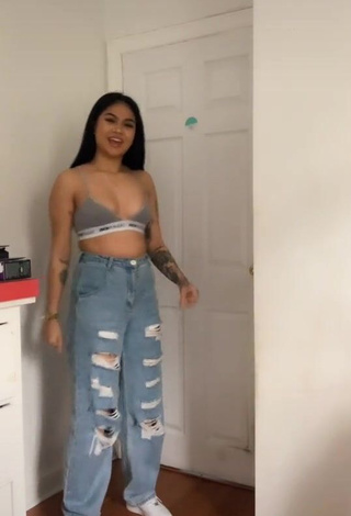 3. Cute Carly Sarah Shows Cleavage in Sport Bra
