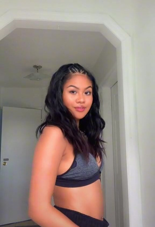 Hot Carly Sarah Shows Cleavage in Sport Bra