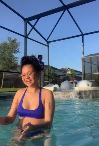 Beautiful Carly Sarah Shows Cleavage in Sexy Blue Bikini Top at the Swimming Pool