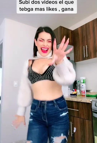 Captivating Soy Maryorit Shows Cleavage in Bra