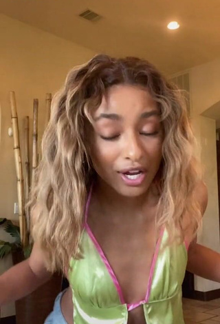 1. Erotic Tatyanah Bass Braless (Side Boob)