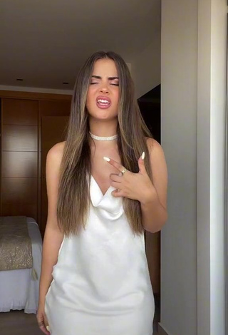 3. Hot Valeria Monerri Shows Cleavage in White Dress