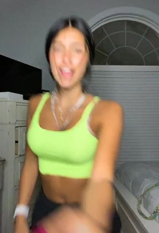 1. Hot Taylor Mackenzie Shows Cleavage in Lime Green Sport Bra