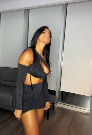3. Cute Yesli Gómez without Brassiere (Underboob, Side Boob)