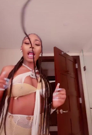 Irresistible Asian_Dolll Braless and Bouncing Breasts (Side Boob)