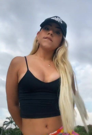 1. Chantall Pizzino Looks Fine in Black Crop Top