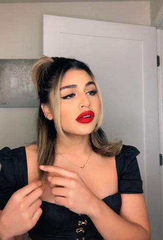1. Attractive Gabriela Bandy Shows Cleavage in Black Crop Top