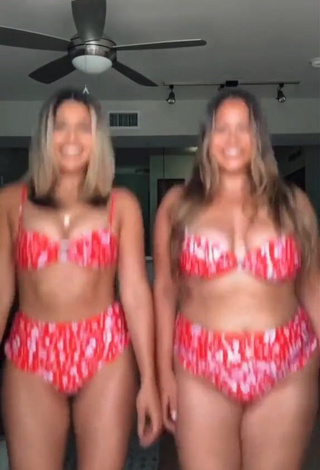 Breathtaking Gabriela Bandy Shows Cleavage in Bikini and Bouncing Boobs