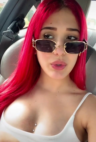 3. Elegant Jennifer Garcia Shows Cleavage